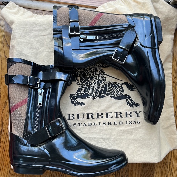 Burberry Biker Rubber Bootbiker Rubber boot in size UK(5) EUR(38). - Picture 2 of 14